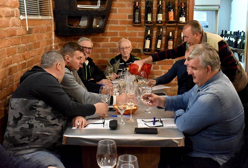 ZIMSKA ŠKOLA UDRUGE “ VINO-KAP“ IZ KAPTOLA: Ocjenjene mane i vrline 18 vrsta vina