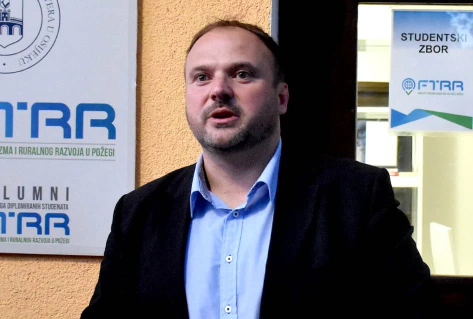 Otvoren prostor Udruge Alumni i Studentskog zbora
