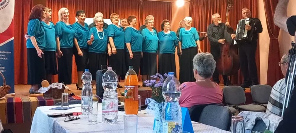 Umirovljenici Ledena berba nastupili u mađarskom Kačmaru [FOTO]