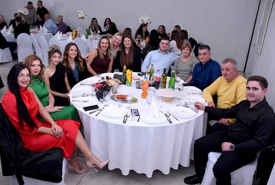 Gotovo 200 ugostitelja požeškog kraja veselo dočekalo svoju Novu godinu