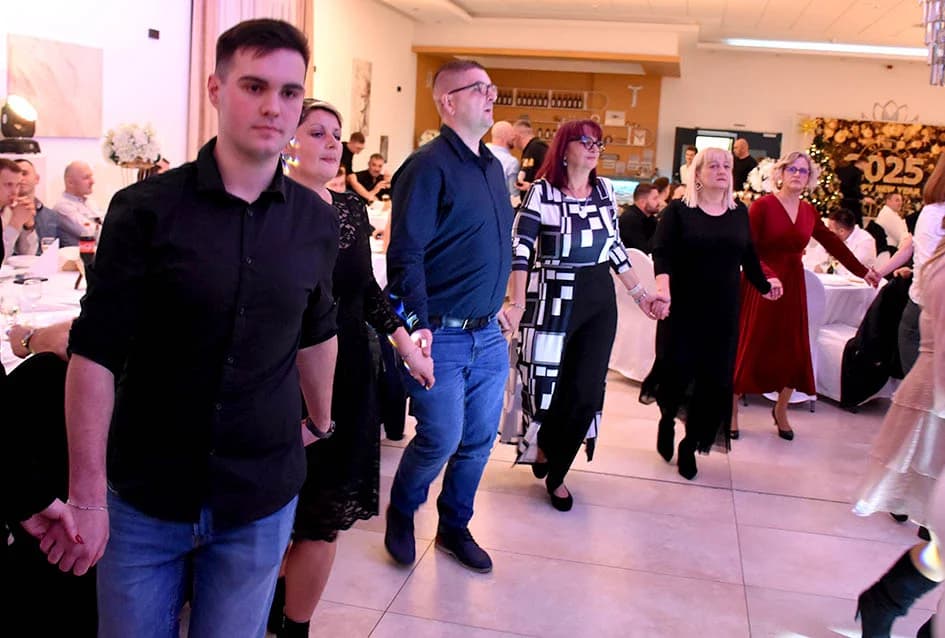 Gotovo 200 ugostitelja požeškog kraja veselo dočekalo svoju Novu godinu