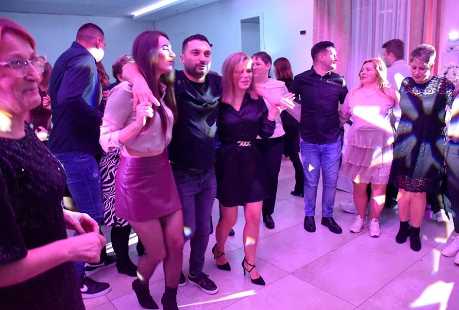 Gotovo 200 ugostitelja požeškog kraja veselo dočekalo svoju Novu godinu