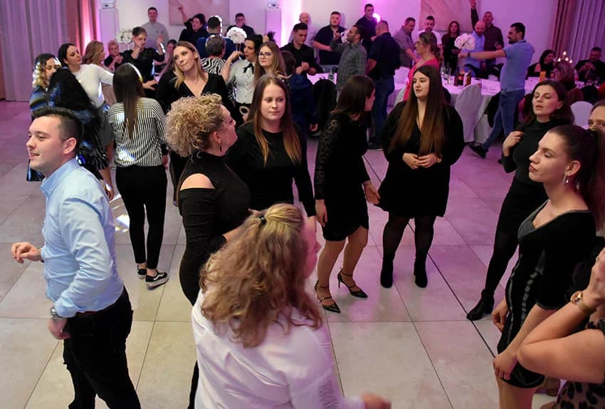 Gotovo 200 ugostitelja požeškog kraja veselo dočekalo svoju Novu godinu