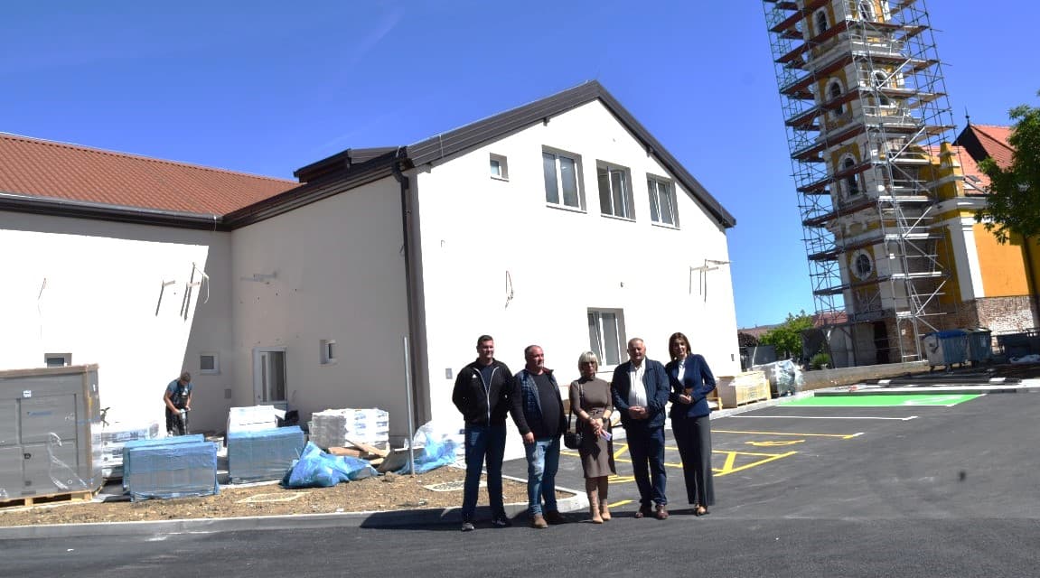 Stara škola u Jakšiću postaje središte kulturnog i društvenog života: Od derutne zgrade do modernog centra