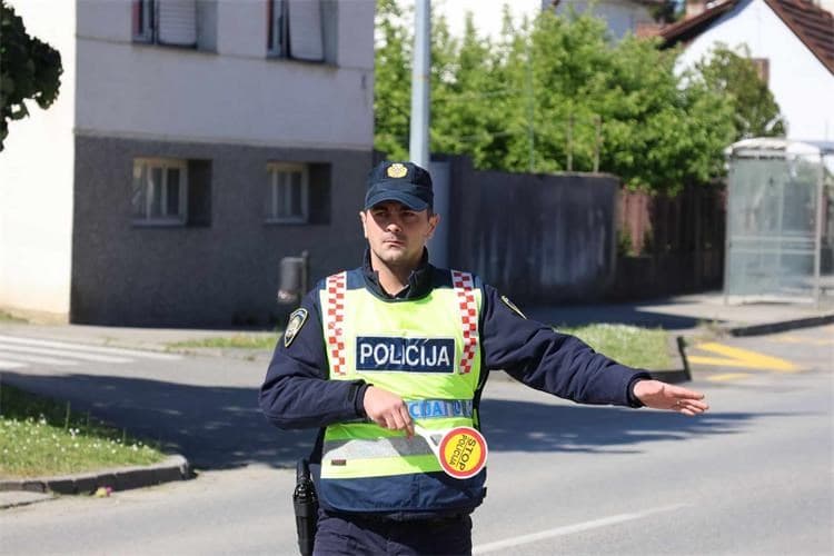 Novi vikend, nova akcija: Pod povećalom alkoholiziranost vozača, brzina i mobiteli