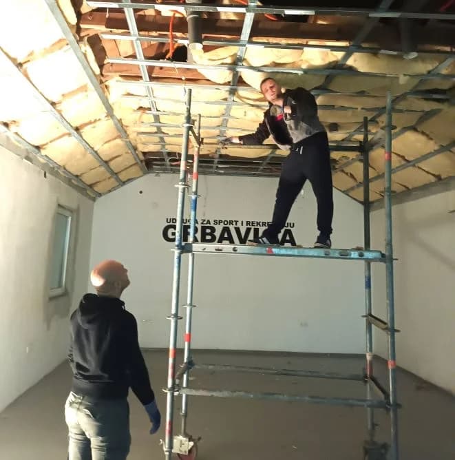 Radovi na uređenju unutrašnjosti domskog objekta pleterničke Udruge za sport i rekreaciju „Grbavica“