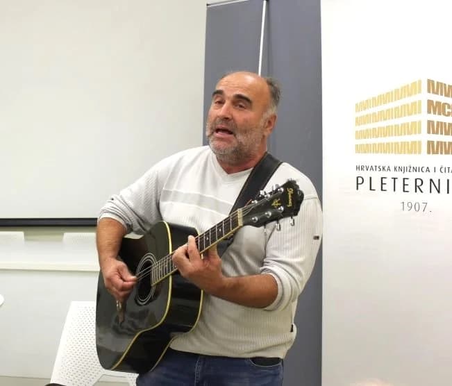 U pleterničkoj Knjižnici i čitaonici otvorena izložba slika Mladena Mitara i održane dvije kazališne predstave