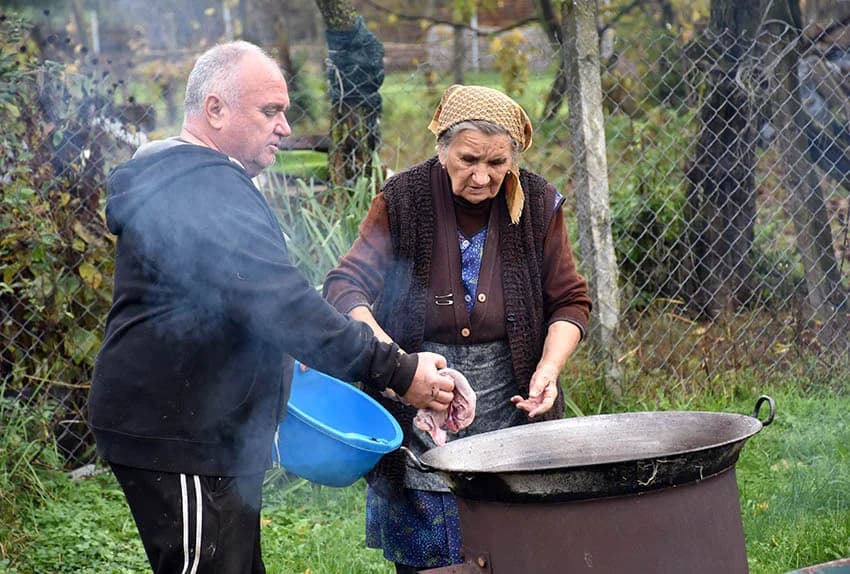 TRADICIONALNO SLAVONSKO KOLINJE U OBITELJI JAGEČIĆ IZ BIŠKUPACA: Toplo vrijeme nije dobro za meso