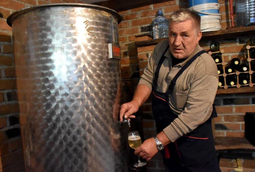 U KRUGU PRIJATELJA VINKO LUKIĆ IZ BIŠKUPACA TAKOĐER OBILJEŽIO MARTINJE : Proizvodi vino za vlastitu dušu