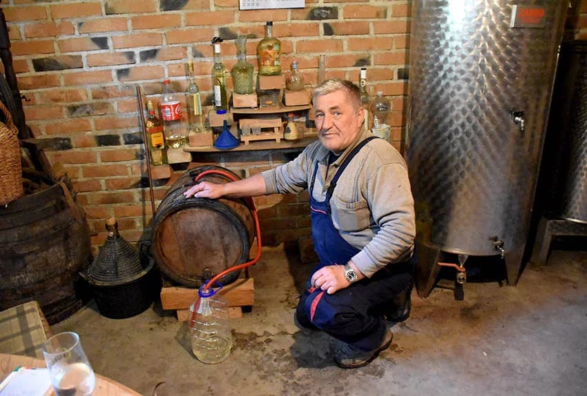 U KRUGU PRIJATELJA VINKO LUKIĆ IZ BIŠKUPACA TAKOĐER OBILJEŽIO MARTINJE : Proizvodi vino za vlastitu dušu