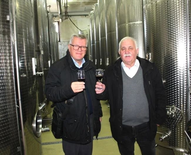 Novinar Neno Kužina posjetio tvrtku „Vina Markota“, pleterničku Knjižnicu, Muzej bećarca i Bećarski šor