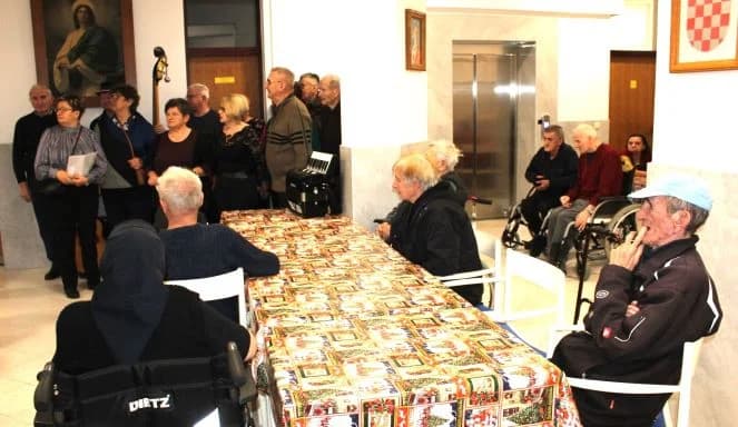 Pleternički umirovljenici posjetili Dom za starije i nemoćne Baketarić u Resniku