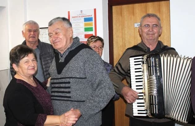 Pleternički umirovljenici posjetili Dom za starije i nemoćne Baketarić u Resniku