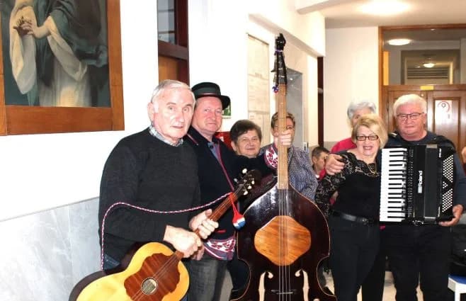 Pleternički umirovljenici posjetili Dom za starije i nemoćne Baketarić u Resniku