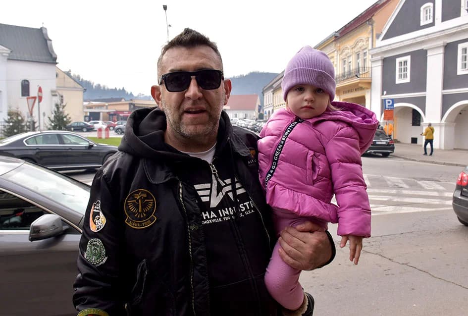 UGODNO VRIJEME IZMAMILO POŽEŽANE U NA TERASE KAFIĆA: ʼLijepe žene prolaze kroz gradʼ