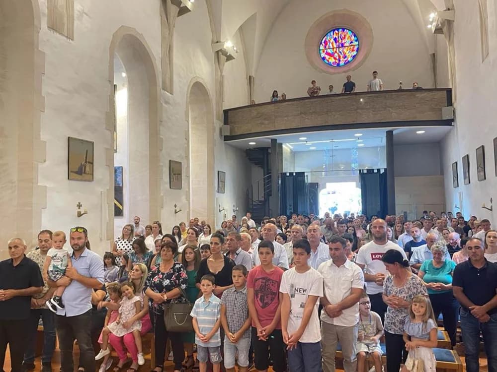 Požeška biskupija financijski pomogla na počerltku školske godine obitelji s brijnom djecom