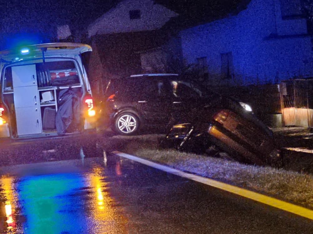 Još jedna prometna nesreća na cestama Požeštine: 21-godišnji vozač sletio u putni kanal