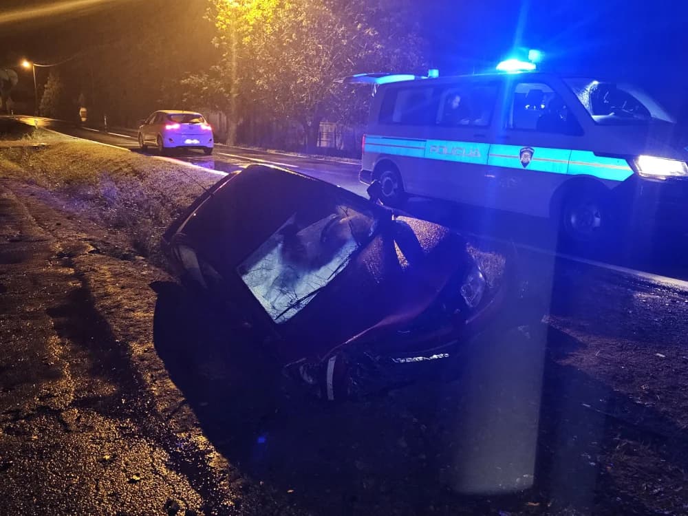 Još jedna prometna nesreća na cestama Požeštine: 21-godišnji vozač sletio u putni kanal