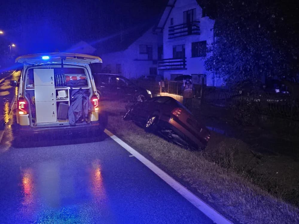 Još jedna prometna nesreća na cestama Požeštine: 21-godišnji vozač sletio u putni kanal