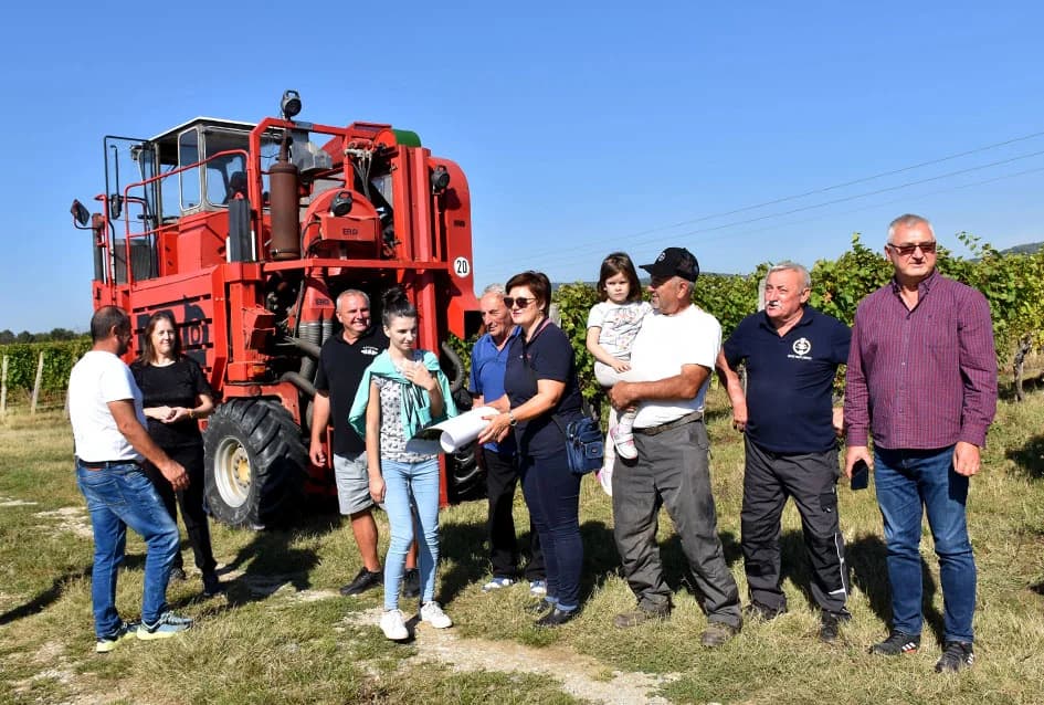 Nedostatak berača rješavaju kombajni