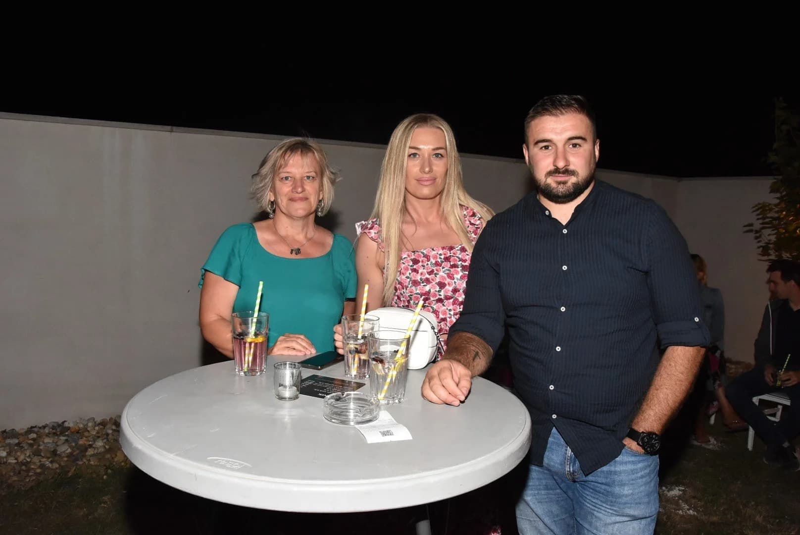 Održan Gin&tonic pool party u živopisnom okruženju restorana Schön blick u Vetovu /FOTOGALERIJA/
