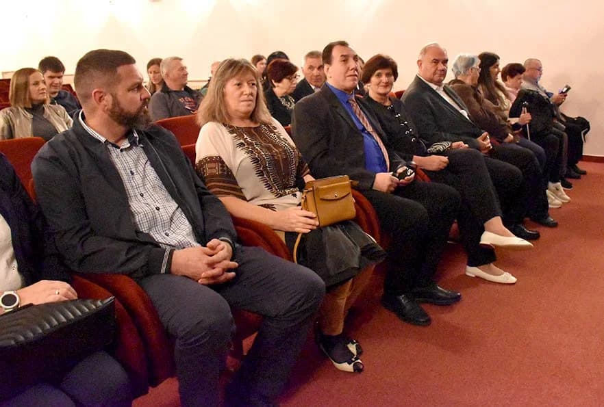 KAZALIŠNA PREDSTAVA POVODOM DANA BIJELOG ŠTAPA: Ona gleda i ne uočava, on je slijep a vidi