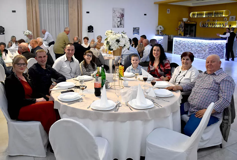 LIČKA VEČER 2025.: Ličani dijele zavičajnost  sa ljudima oko sebe