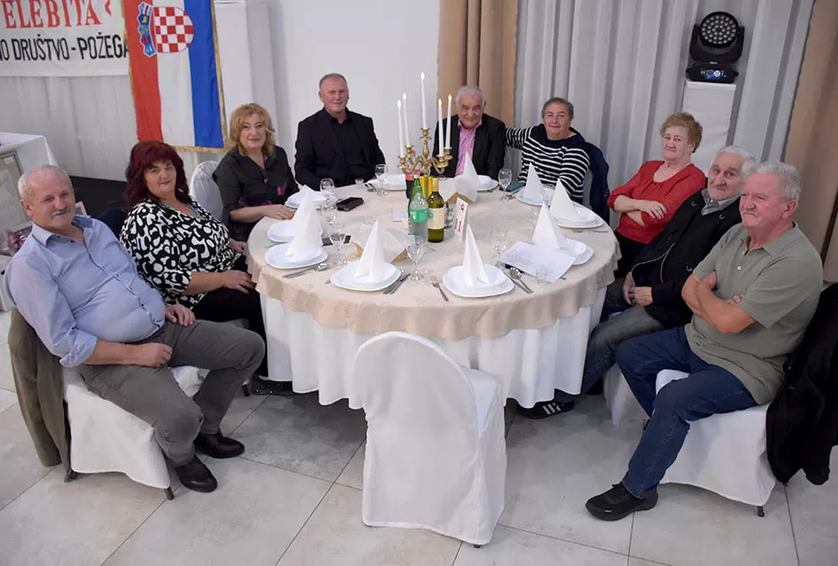 LIČKA VEČER 2025.: Ličani dijele zavičajnost  sa ljudima oko sebe