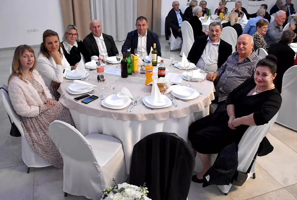 LIČKA VEČER 2025.: Ličani dijele zavičajnost  sa ljudima oko sebe