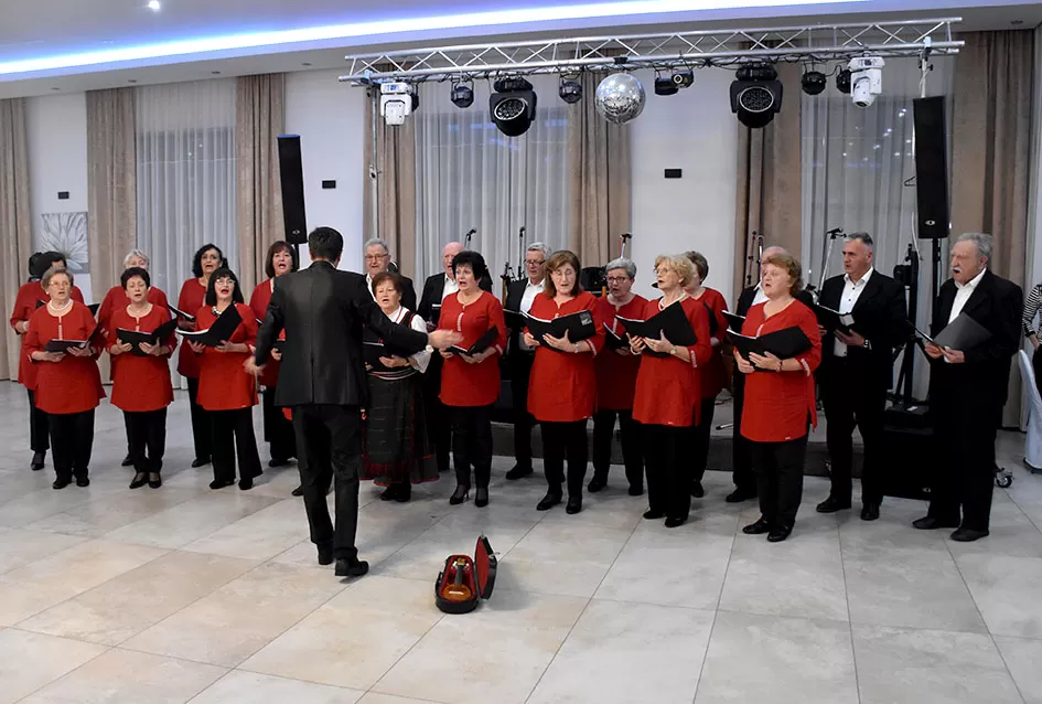 LIČKA VEČER 2025.: Ličani dijele zavičajnost  sa ljudima oko sebe