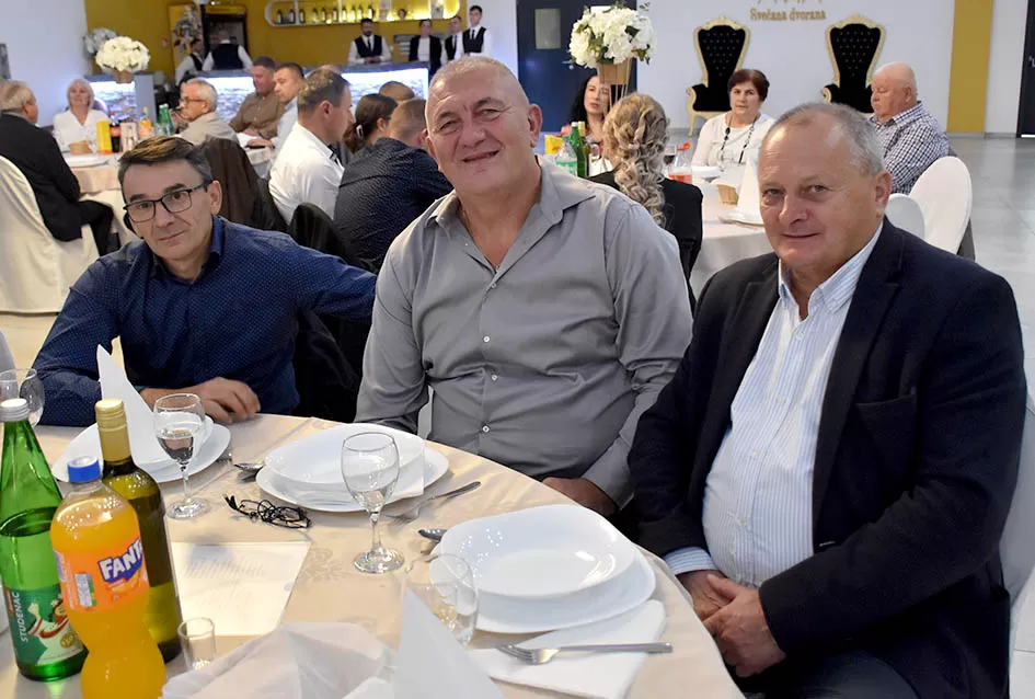 LIČKA VEČER 2025.: Ličani dijele zavičajnost  sa ljudima oko sebe