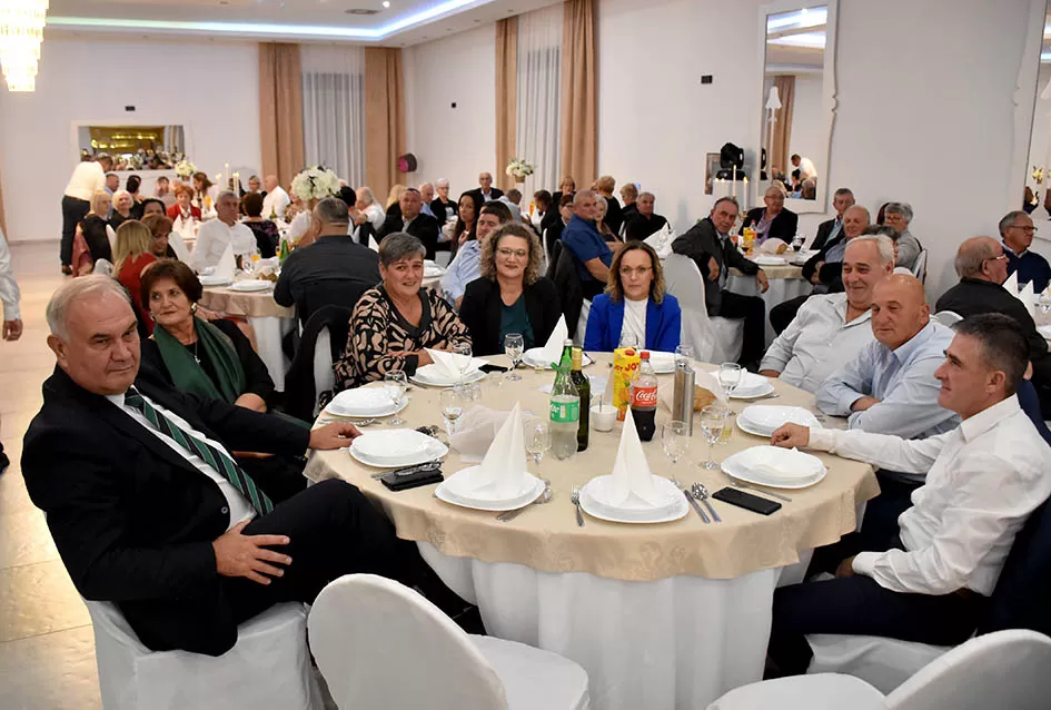 LIČKA VEČER 2025.: Ličani dijele zavičajnost  sa ljudima oko sebe