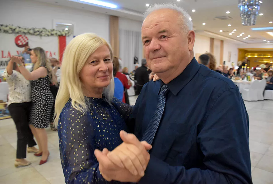 LIČKA VEČER 2025.: Ličani dijele zavičajnost  sa ljudima oko sebe