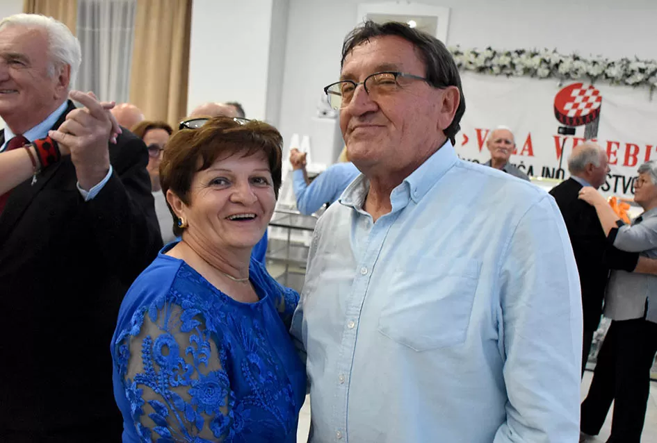 LIČKA VEČER 2025.: Ličani dijele zavičajnost  sa ljudima oko sebe
