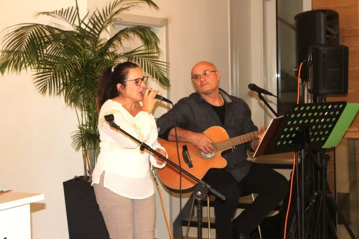 POETSKA VEČER  Predstavljena zbirka pjesama „Napokon“ požeške pjesnikinje Verice Sinjaković