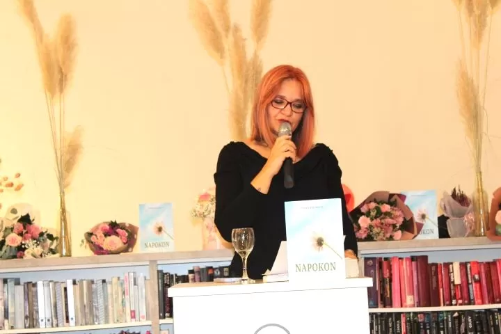 POETSKA VEČER  Predstavljena zbirka pjesama „Napokon“ požeške pjesnikinje Verice Sinjaković