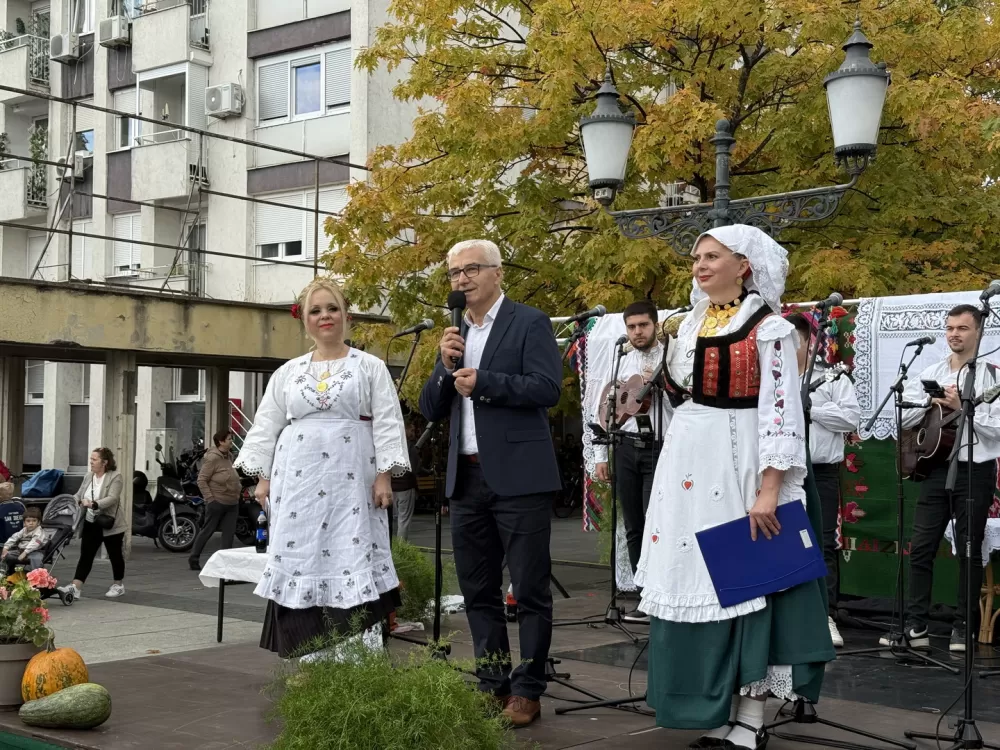 Pogača Fest oživio duh Slavonskog Broda – 20-metarska šokačka pogača za Guinnessa i nezaboravno slavlje na Korzu