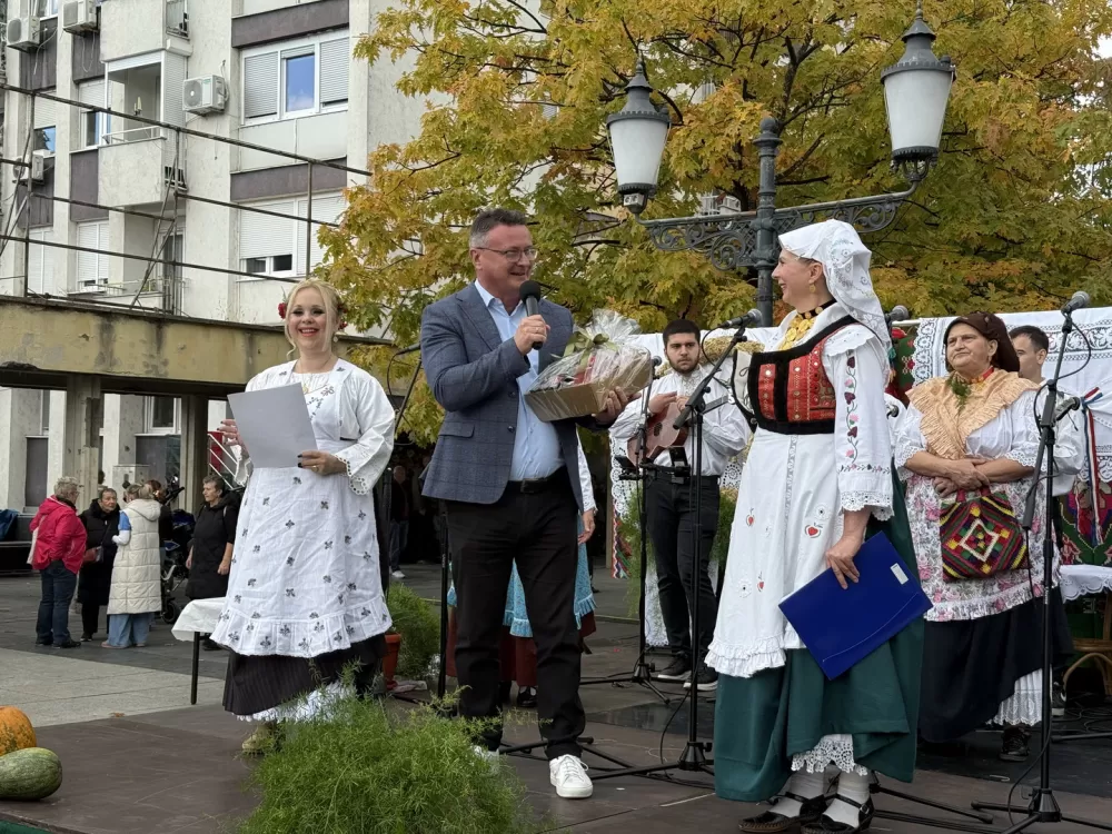 Pogača Fest oživio duh Slavonskog Broda – 20-metarska šokačka pogača za Guinnessa i nezaboravno slavlje na Korzu