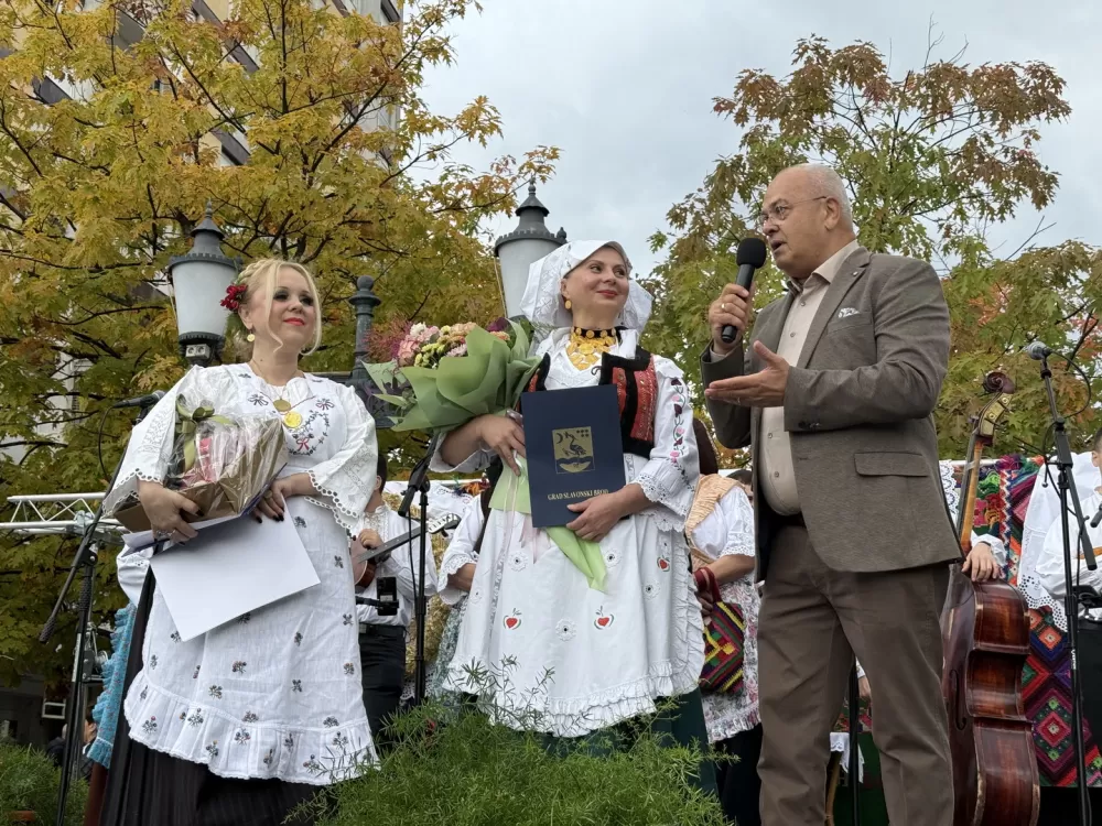Pogača Fest oživio duh Slavonskog Broda – 20-metarska šokačka pogača za Guinnessa i nezaboravno slavlje na Korzu