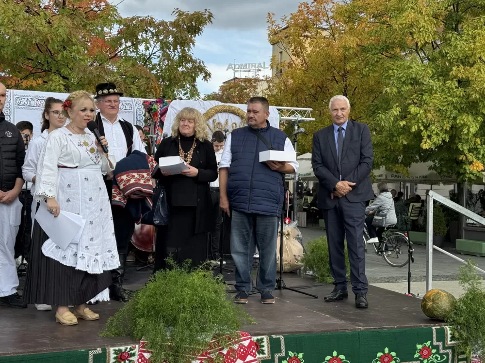 Pogača Fest oživio duh Slavonskog Broda – 20-metarska šokačka pogača za Guinnessa i nezaboravno slavlje na Korzu