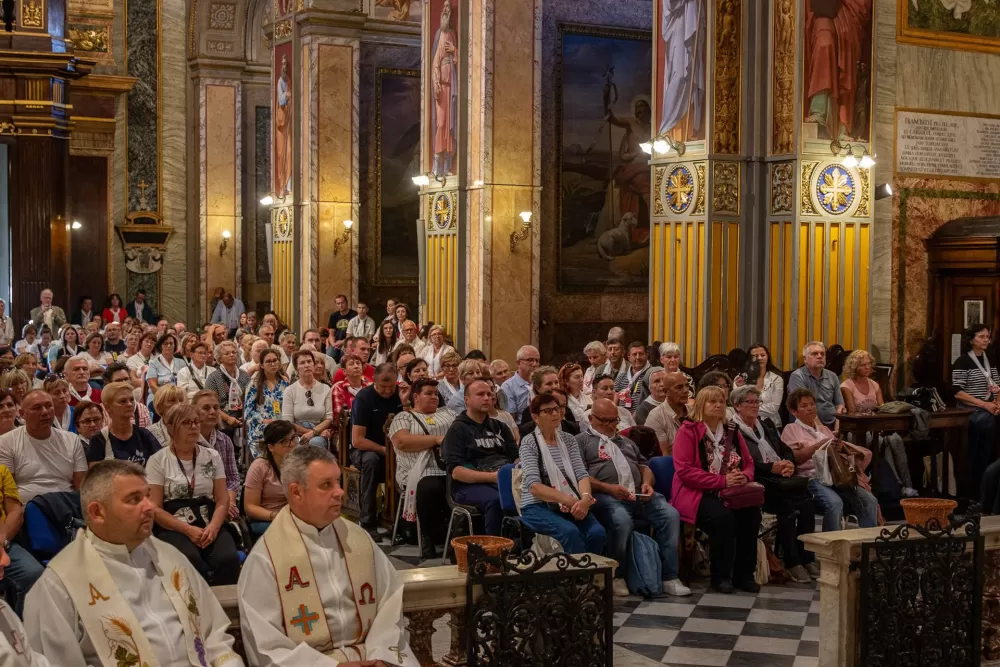 VELIKA FOTOGALERIJA: Vjernici Požeške biskupije hodočastili u Rim povodom jubileja i 1100. obljetnice Splitskih sabora
