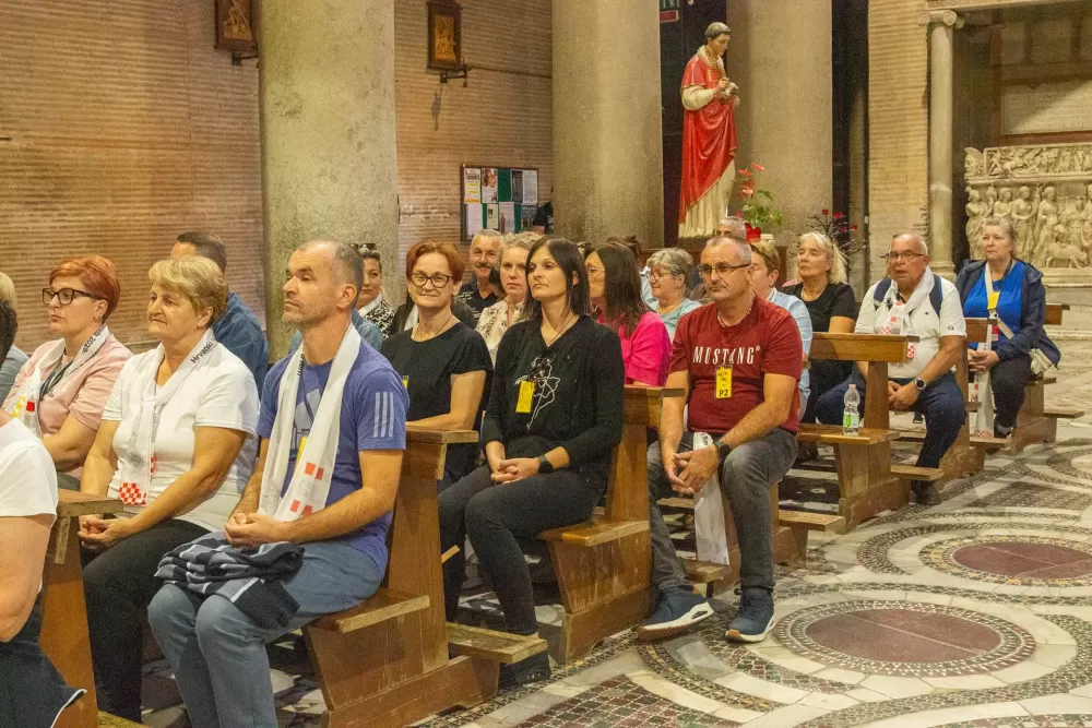 VELIKA FOTOGALERIJA: Vjernici Požeške biskupije hodočastili u Rim povodom jubileja i 1100. obljetnice Splitskih sabora