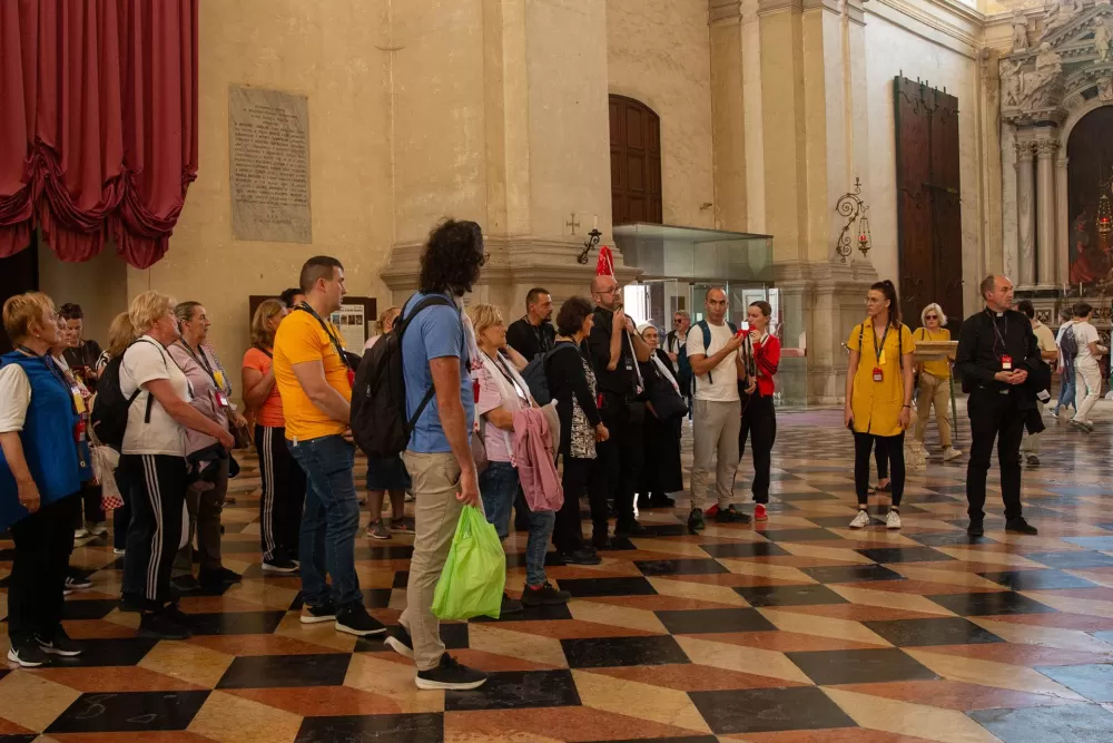 VELIKA FOTOGALERIJA: Vjernici Požeške biskupije hodočastili u Rim povodom jubileja i 1100. obljetnice Splitskih sabora