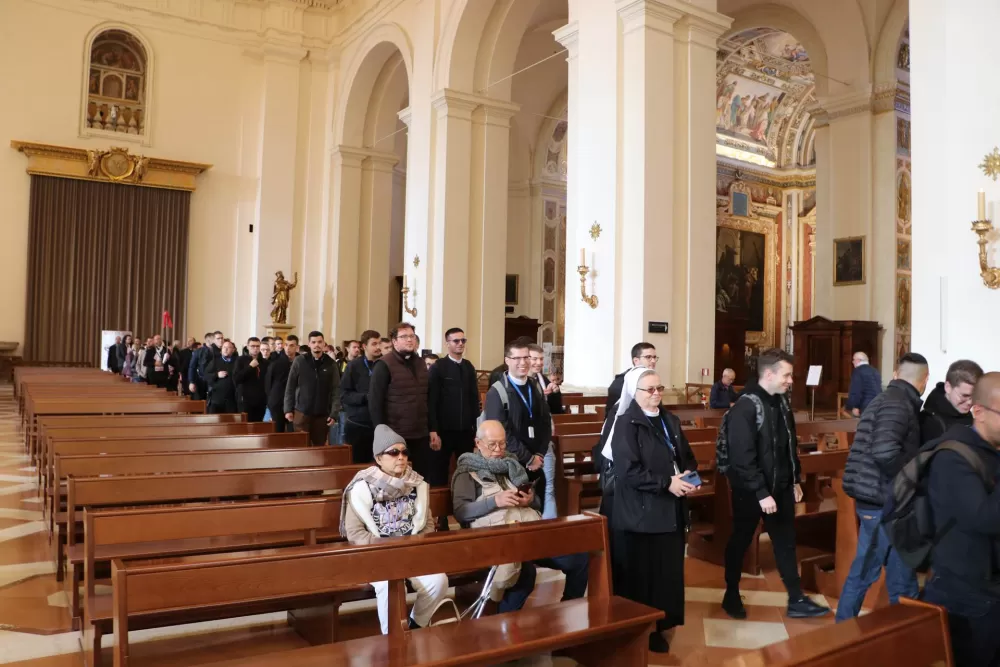 VELIKA FOTOGALERIJA: Vjernici Požeške biskupije hodočastili u Rim povodom jubileja i 1100. obljetnice Splitskih sabora