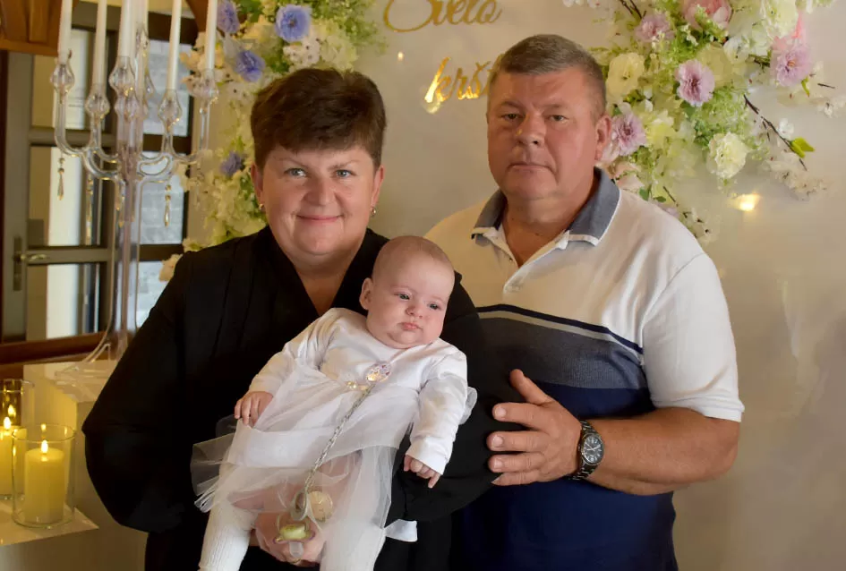 Dva osmijeha, dvostruka radost: Blizanci Dora i Lovro kršteni u Požegi