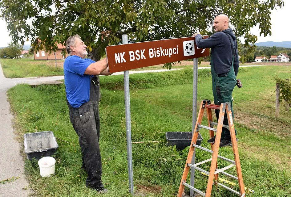 Požega.eu | Turistička signalizacija u Biškupcima – suradnja lokalne zajednice i struke za bolju vidljivost destinacije