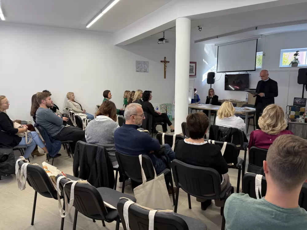 Završni skup pilot projekta podrške udomiteljstvu održan u Slavonskom Brodu