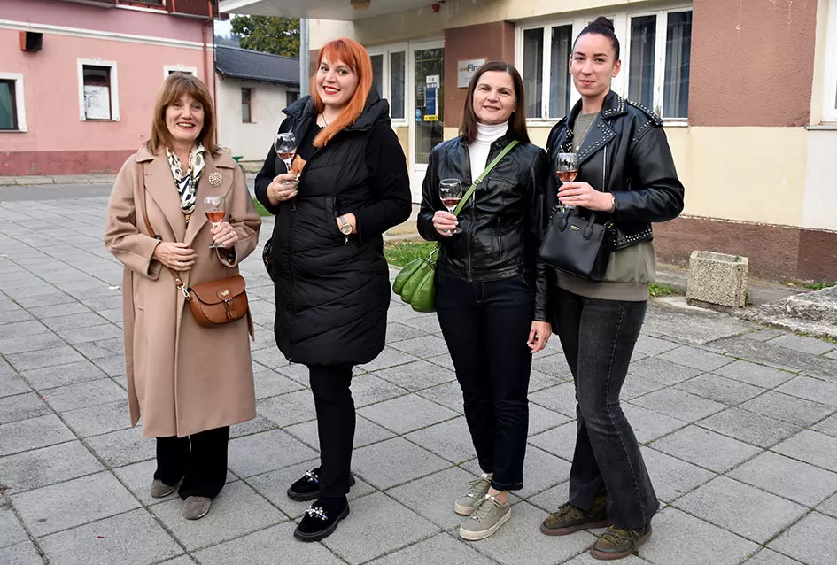 Kutjevački vinari svečano zaključili berbu grožđa na Trgu graševine