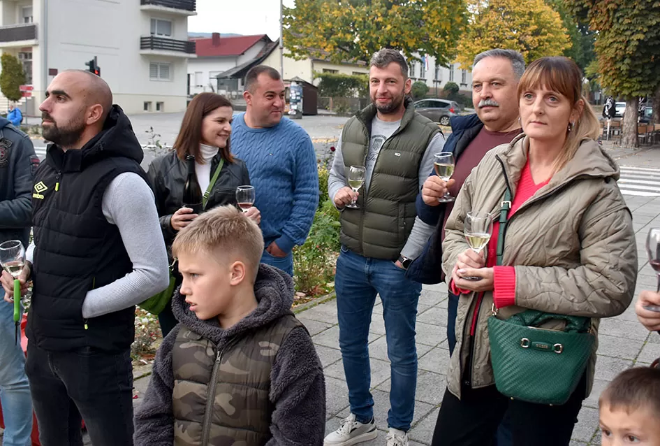 Kutjevački vinari svečano zaključili berbu grožđa na Trgu graševine