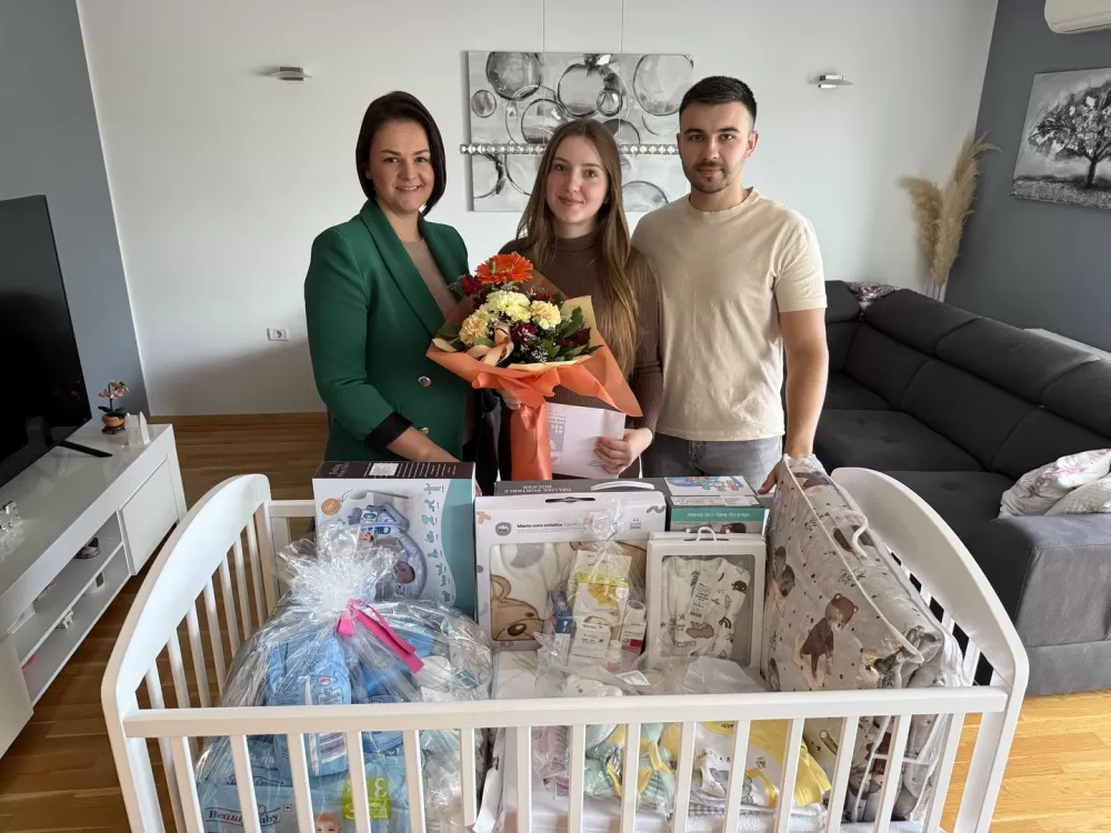 Osmijeh za najmlađe: Još pet brodskih beba dobilo pakete dobrodošlice